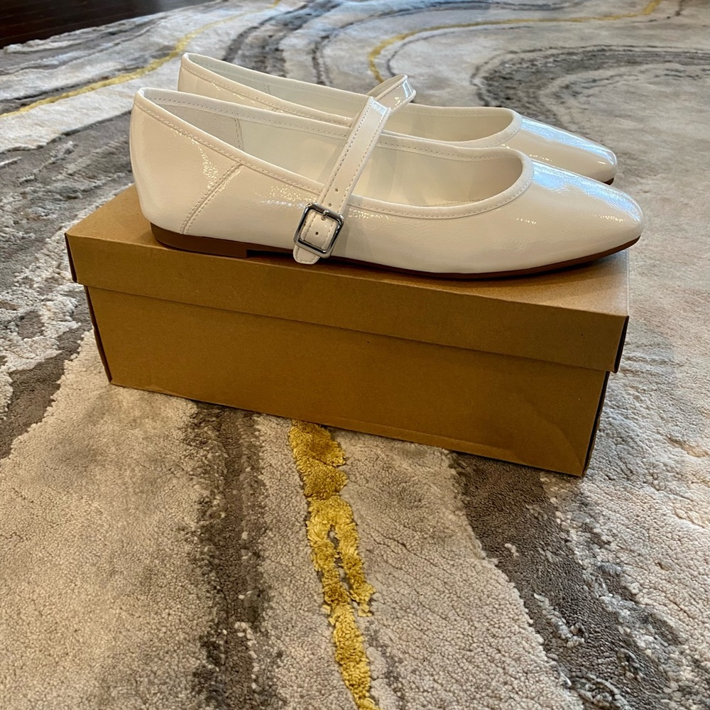 NWT Steve Madden Ballard Patent Mary Jane Flats
